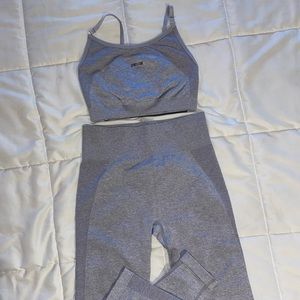Gymshark Flex Collection light gray and dark gray color ( size small)